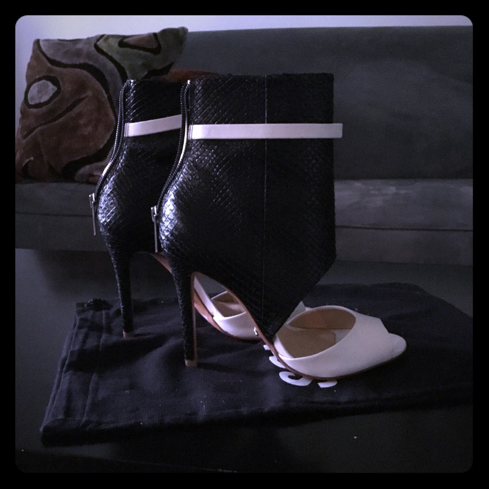 Schutz shoe boot